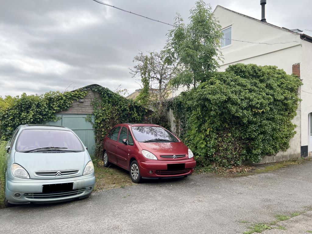 Lot: 136 - FREEHOLD MIXED RESIDENTIAL AND COMMERCIAL PROPERTY WITH POTENTIAL -